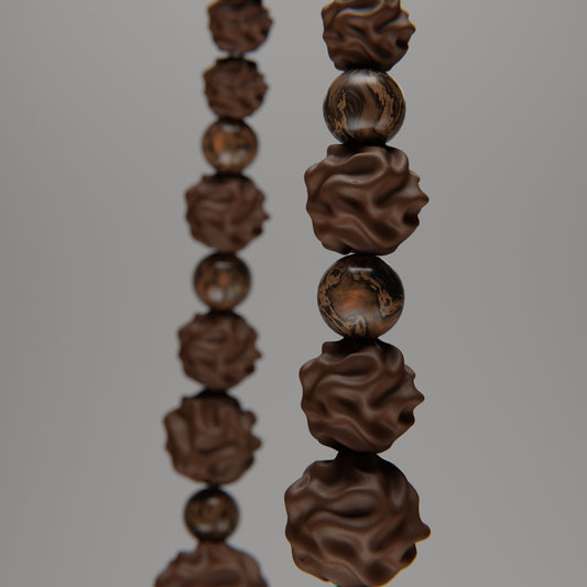 PLANET NECKLACE in cocoa bloom